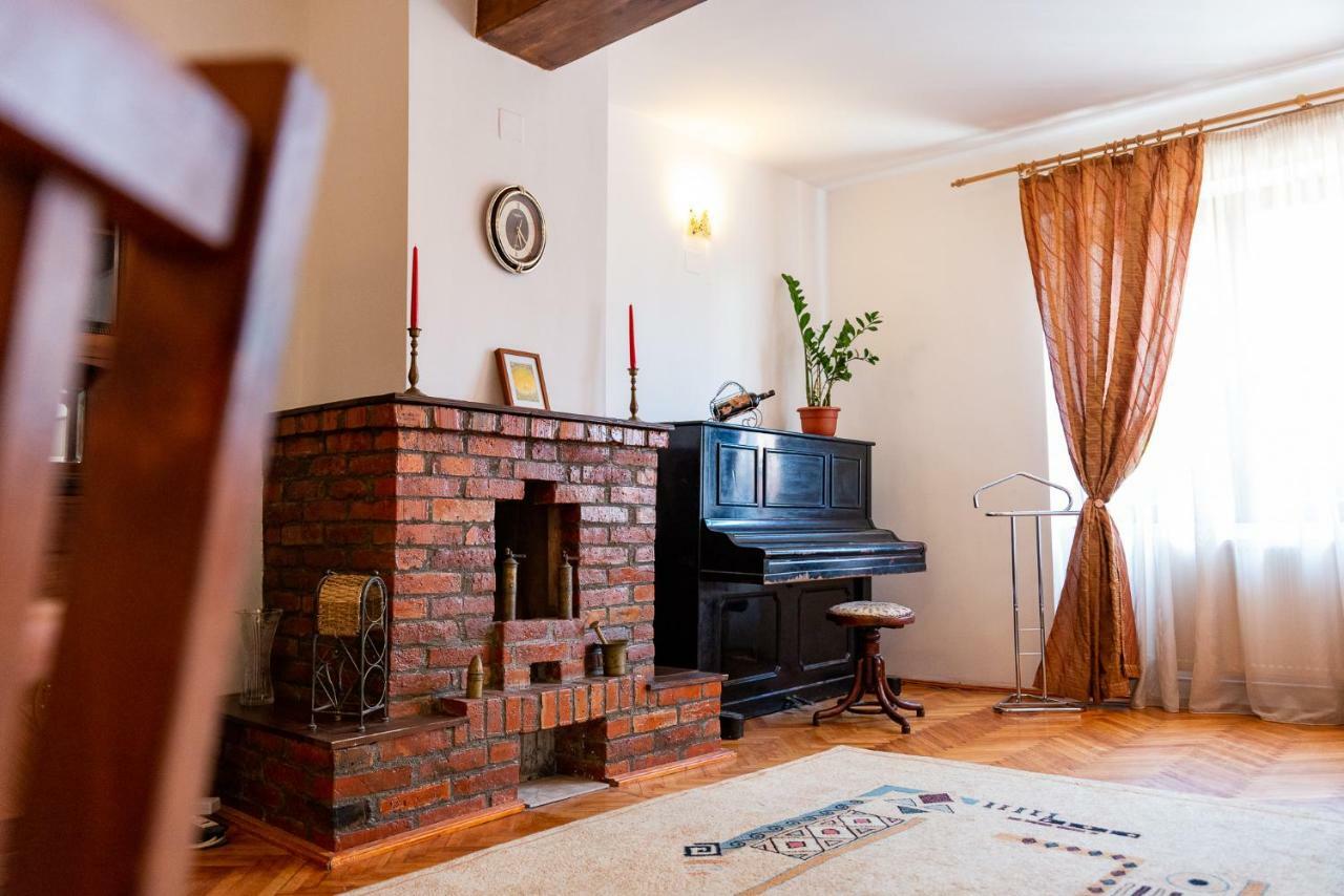 Bed&Wine In The Center Of Oradea Apartment Exterior photo